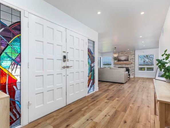 6641 Murray Park Dr, San Diego CA 92120