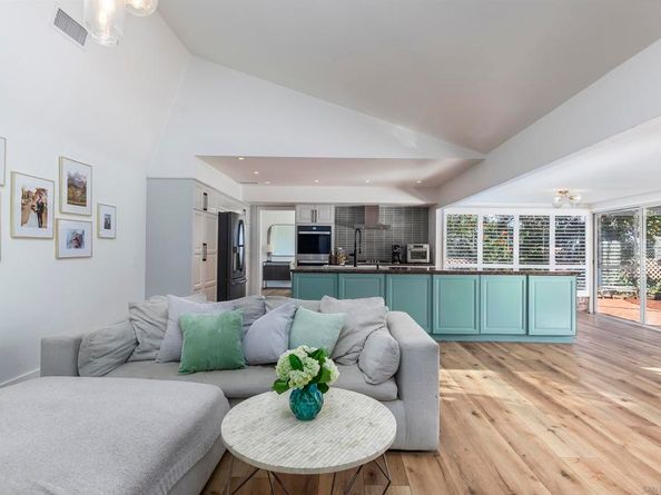 6641 Murray Park Dr, San Diego CA 92120