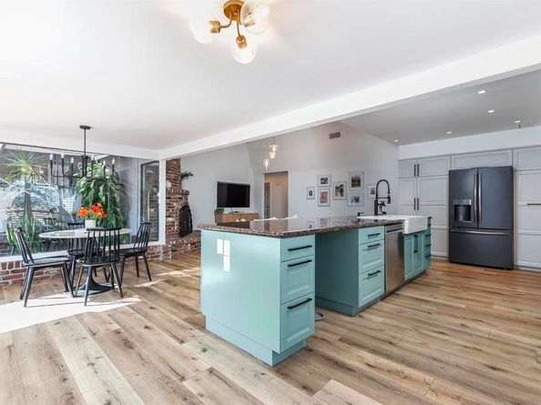 6641 Murray Park Dr, San Diego CA 92120