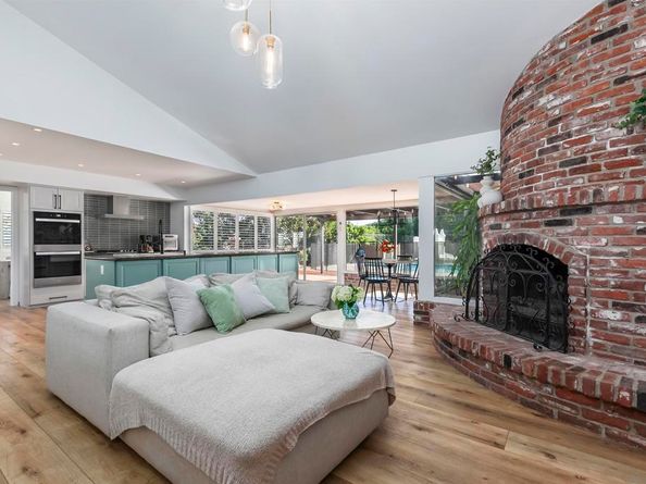 6641 Murray Park Dr, San Diego CA 92120