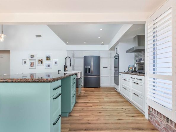 6641 Murray Park Dr, San Diego CA 92120