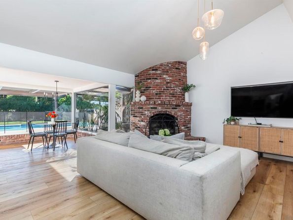 6641 Murray Park Dr, San Diego CA 92120