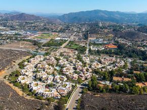 12039 Calle De Leon Drive 24, El Cajon CA 92019