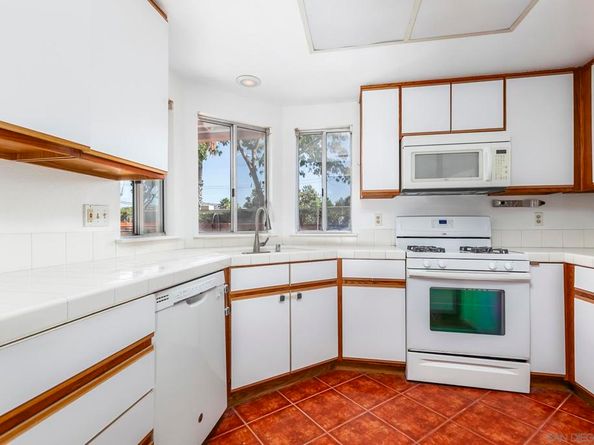 12039 Calle De Leon Drive 24, El Cajon CA 92019