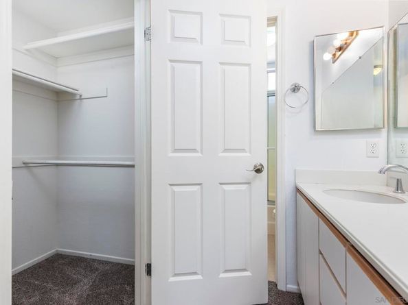 12039 Calle De Leon Drive 24, El Cajon CA 92019