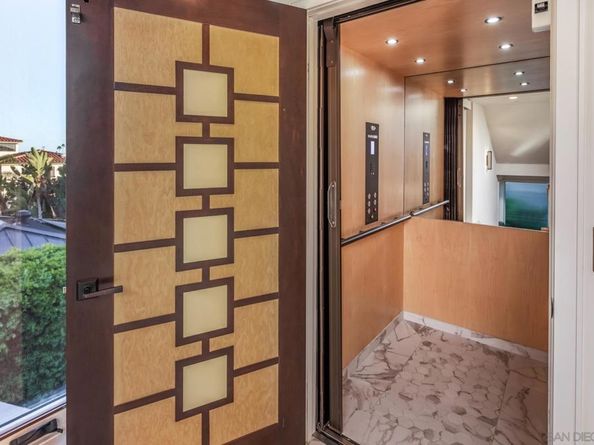 187 Cherry Ave, Carlsbad CA 92008