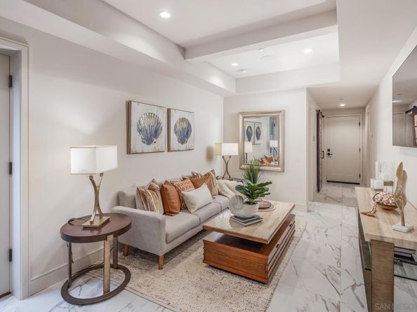 187 Cherry Ave, Carlsbad CA 92008