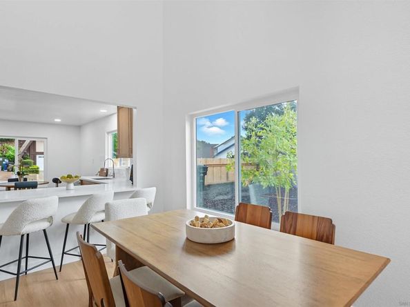 9562 Benavente St, San Diego CA 92129