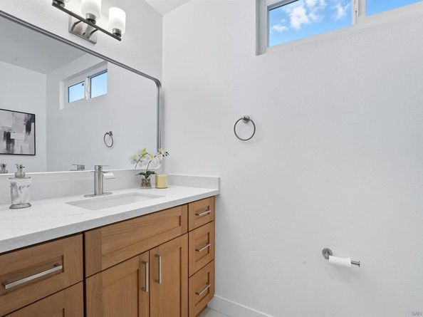 9562 Benavente St, San Diego CA 92129