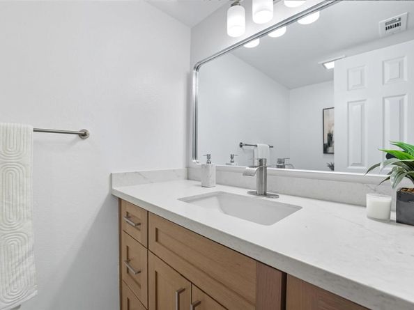 9562 Benavente St, San Diego CA 92129