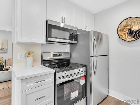 8644 Via Mallorca F, La Jolla CA 92037