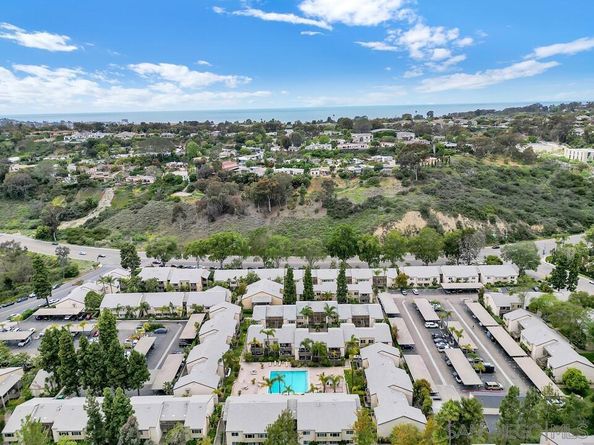 8644 Via Mallorca F, La Jolla CA 92037