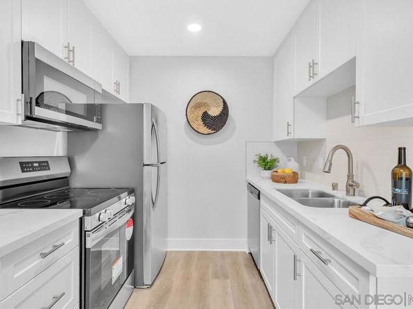 8644 Via Mallorca F, La Jolla CA 92037