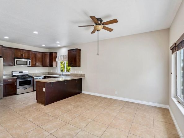 401 S Vine St, Escondido CA 92025