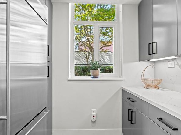 325 7Th Ave 215, San Diego CA 92101