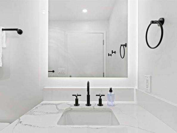 325 7Th Ave 215, San Diego CA 92101