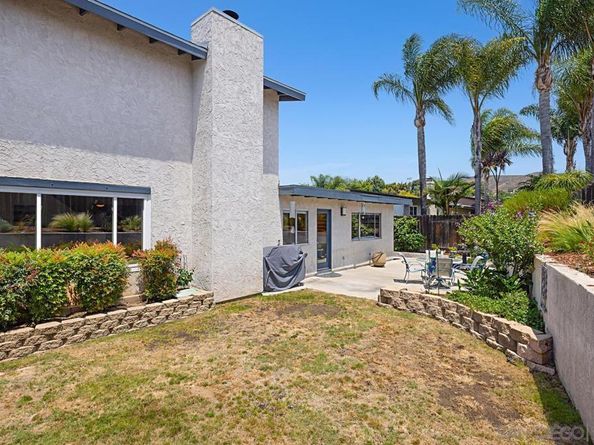 8427 Amino Dr, Santee CA 92071