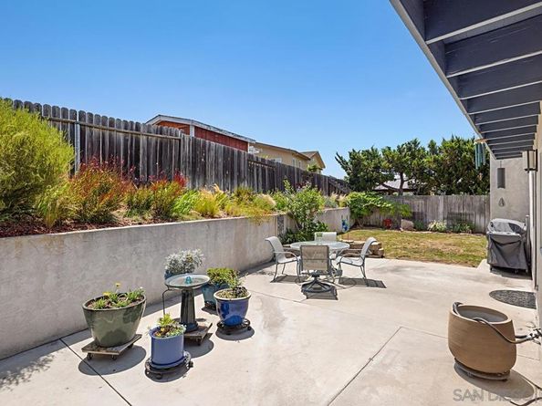 8427 Amino Dr, Santee CA 92071