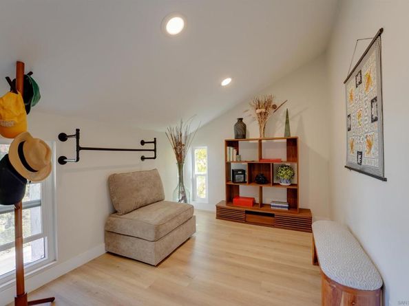 8430 Via Sonoma 49, La Jolla CA 92037