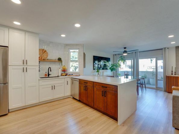 8430 Via Sonoma 49, La Jolla CA 92037