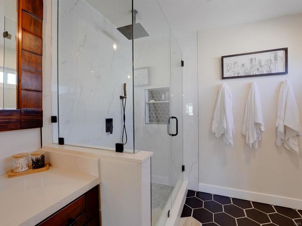 8430 Via Sonoma 49, La Jolla CA 92037