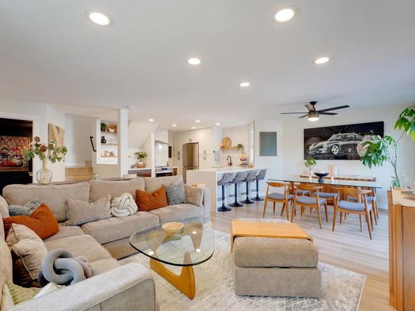 8430 Via Sonoma 49, La Jolla CA 92037