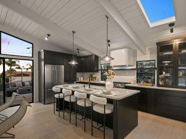 2526 Aster St, San Diego CA 92109