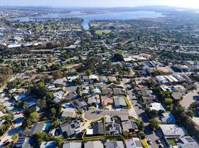 2526 Aster St, San Diego CA 92109