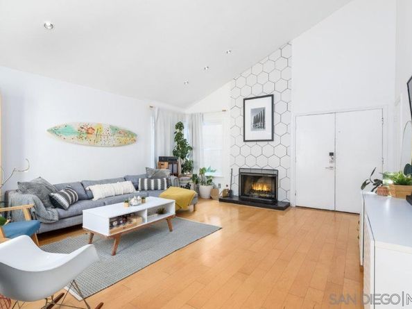 7404 Carlina St, Carlsbad CA 92009