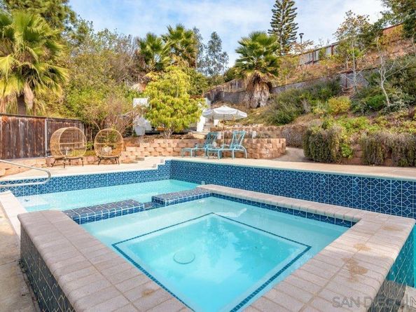 7404 Carlina St, Carlsbad CA 92009