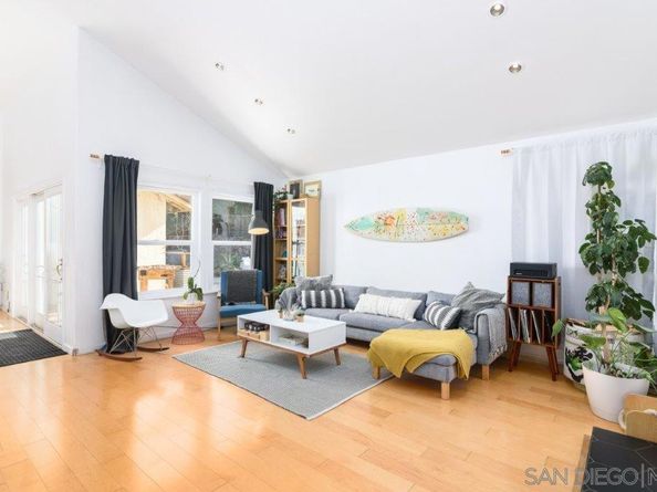 7404 Carlina St, Carlsbad CA 92009