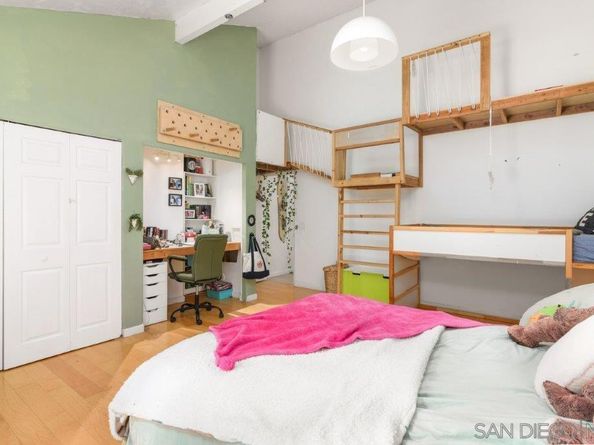 7404 Carlina St, Carlsbad CA 92009