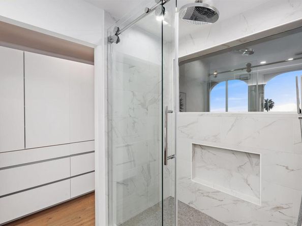 1001 Genter St 2H, La Jolla CA 92037