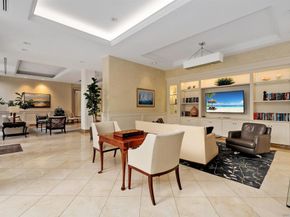 1001 Genter St 2H, La Jolla CA 92037