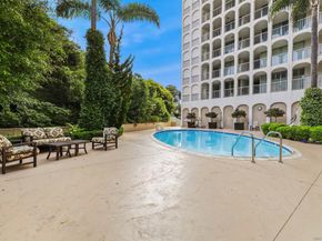 1001 Genter St 2H, La Jolla CA 92037