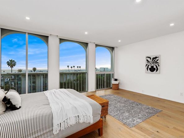 1001 Genter St 2H, La Jolla CA 92037