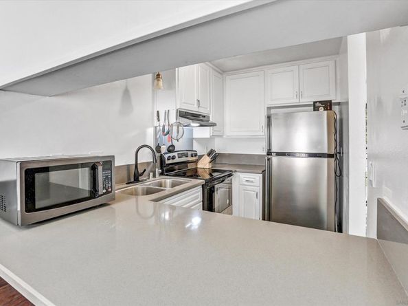 5696 Caminito Roberto, San Diego CA 92111
