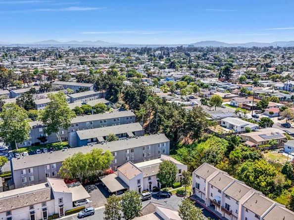 5696 Caminito Roberto, San Diego CA 92111