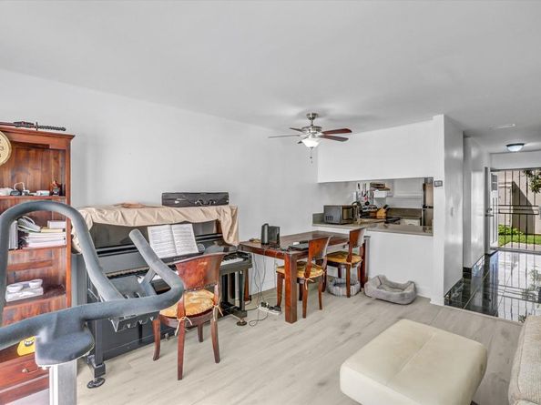 5696 Caminito Roberto, San Diego CA 92111