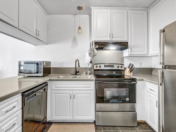 5696 Caminito Roberto, San Diego CA 92111