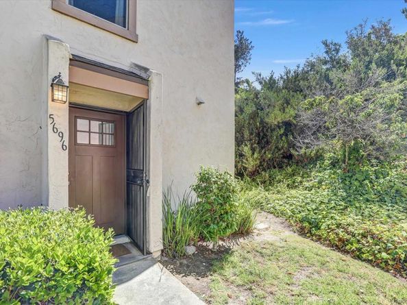 5696 Caminito Roberto, San Diego CA 92111
