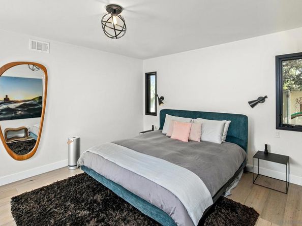 5341 Linda Way, La Jolla CA 92037