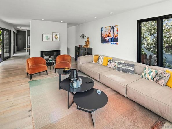 5341 Linda Way, La Jolla CA 92037