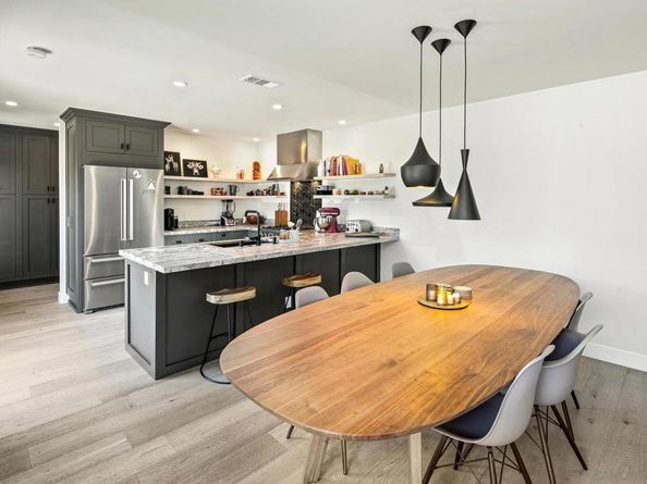 5341 Linda Way, La Jolla CA 92037