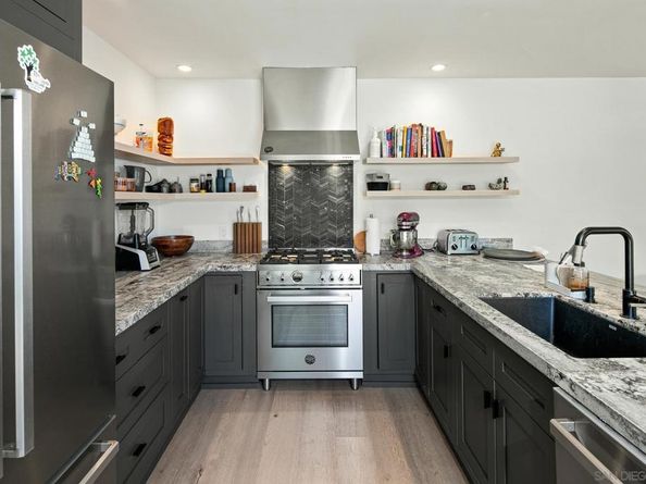 5341 Linda Way, La Jolla CA 92037