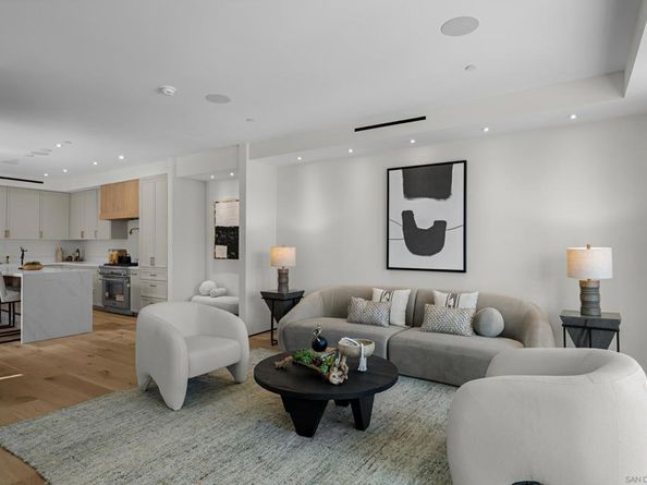 242 Playa Del Norte St, La Jolla CA 92037