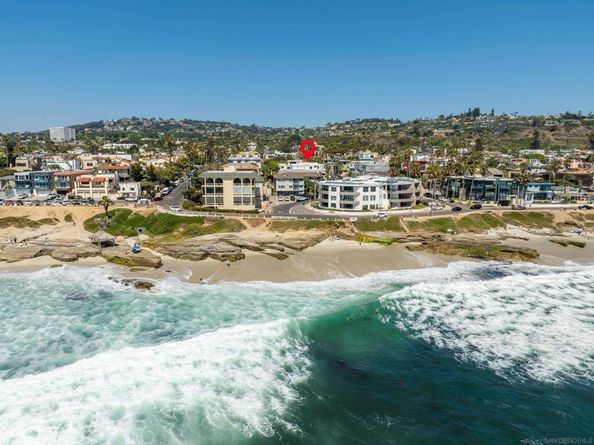 242 Playa Del Norte St, La Jolla CA 92037