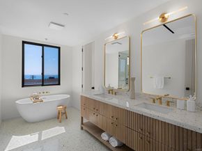 242 Playa Del Norte St, La Jolla CA 92037