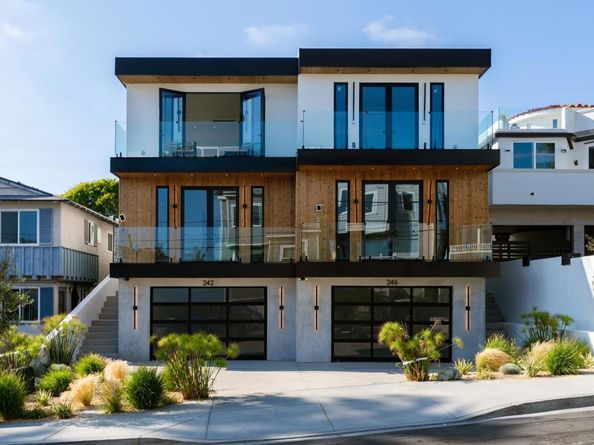 242 Playa Del Norte St, La Jolla CA 92037