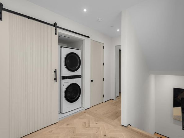 242 Playa Del Norte St, La Jolla CA 92037